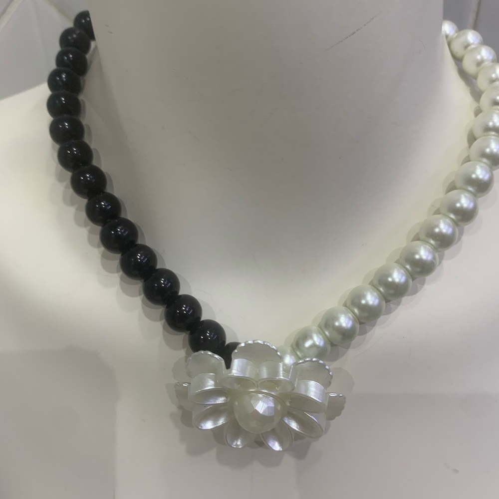 Like 🆕Lot of 10 pc Vintage Faux Pearl Costume Jewellery - Picture 4 of 17